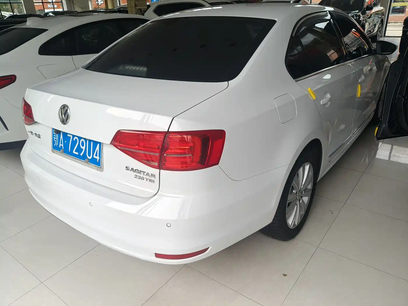 Volkswagen Sagitar 2015 230TSI Automatic Comfort фото 12