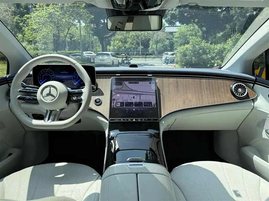 Mercedes-Benz EQE 2022 350 Pioneer Edition фото 7