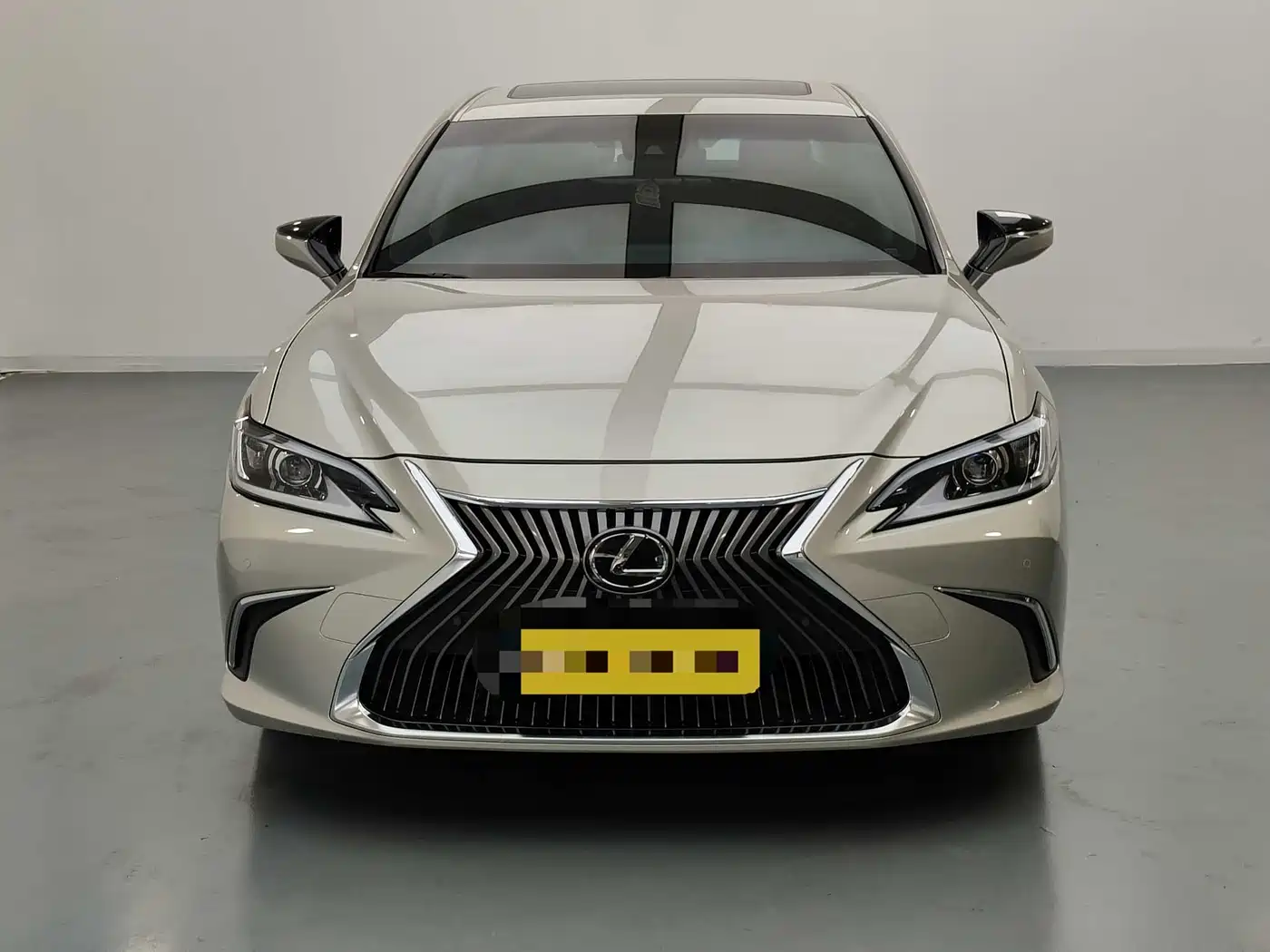 Фото 2 - Lexus ES