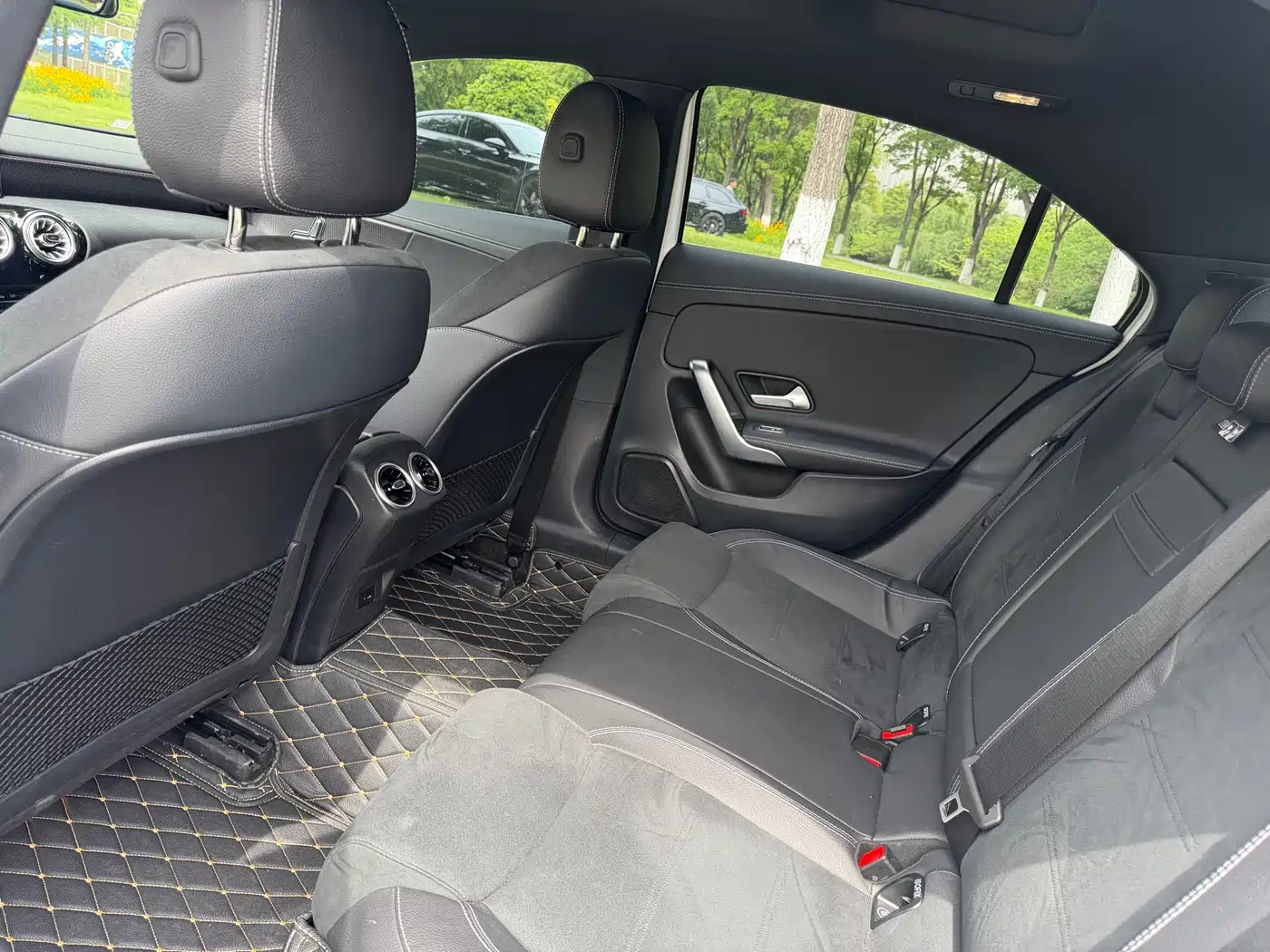 Mercedes-Benz A-Class 2023 A 200 L Fashion фото 8