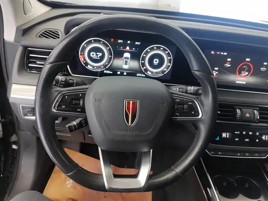 Hongqi HS5 2022 Facelift 2.0T Smart Flag Enjoyment Edition фото 15