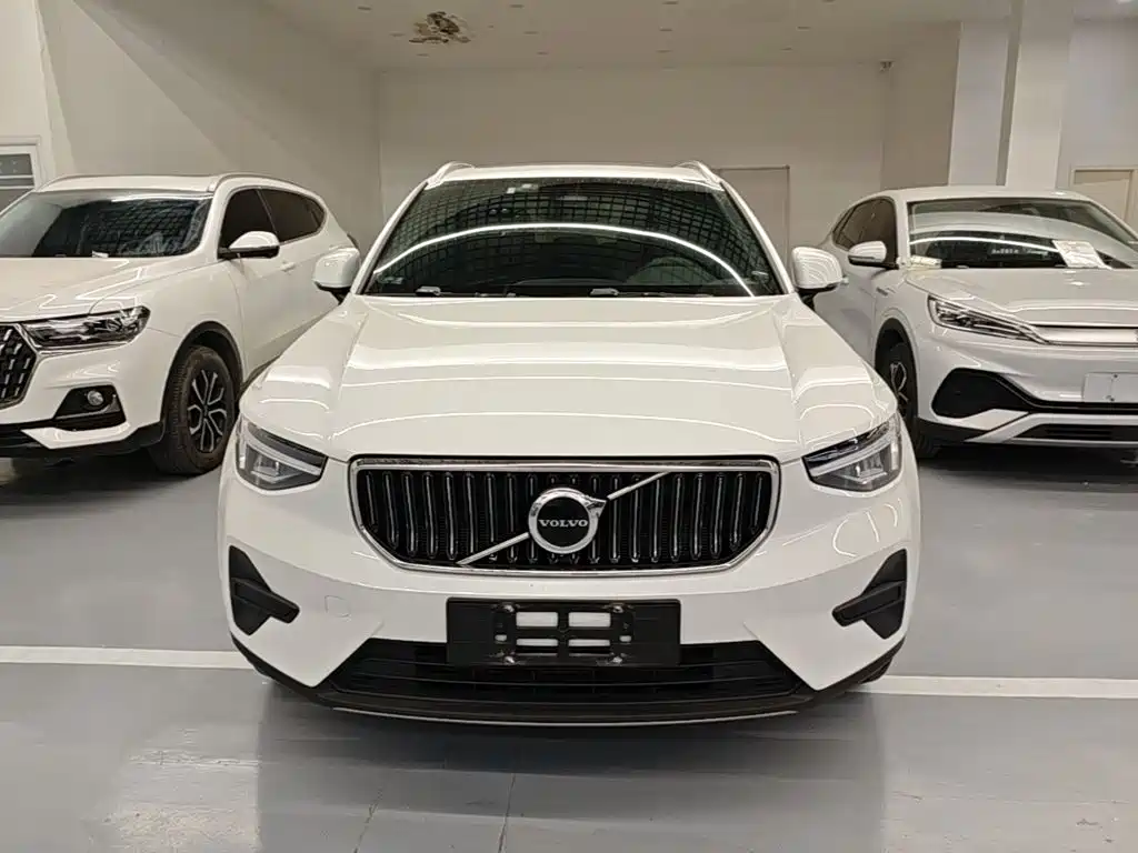 Фото 3 - Volvo XC40