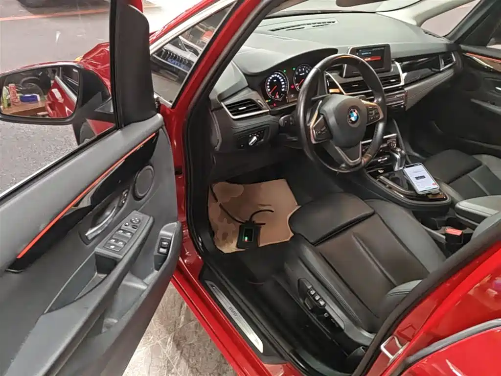 BMW 2 Series Touring 2018 218i M Sport Package фото 16