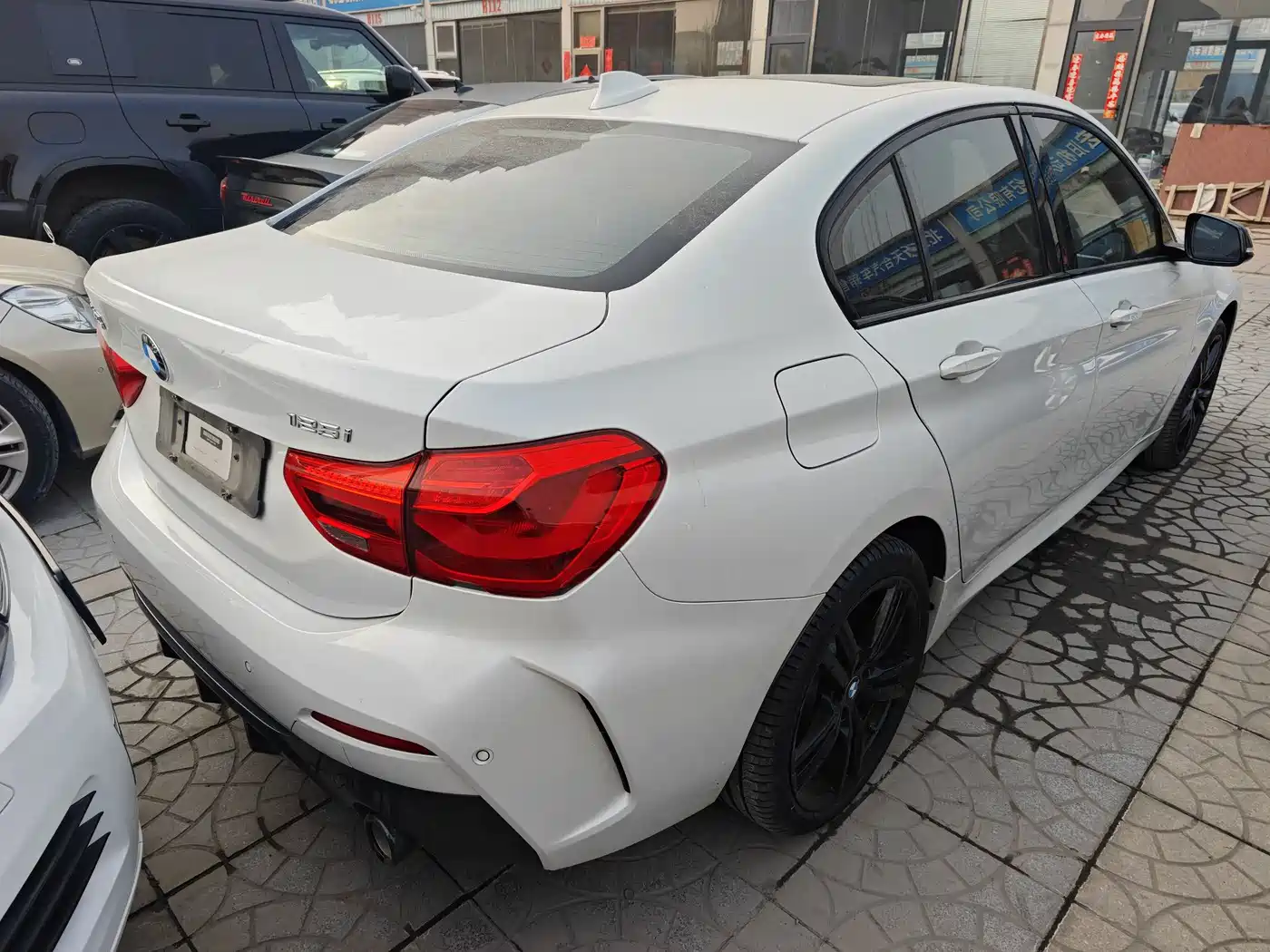BMW 1 SERIES