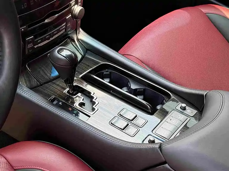 Photo 11 - Lexus LS