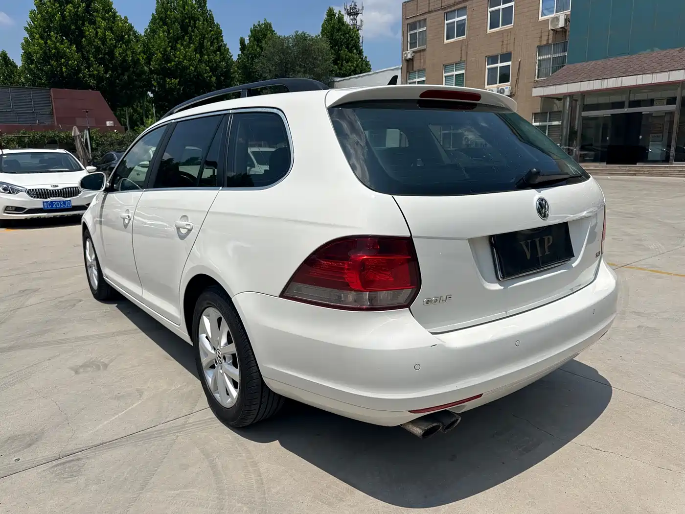 Photo 8 - Volkswagen Golf (Import)