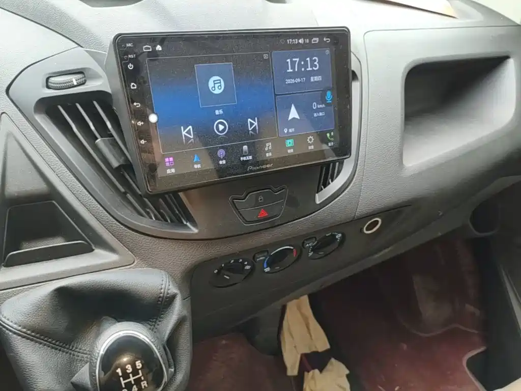 Ford Transit 2023 2019 2.0T Gasoline Multi-Purpose Commercial Vehicle Short Wheelbase Low Roof 6-Seater China VI