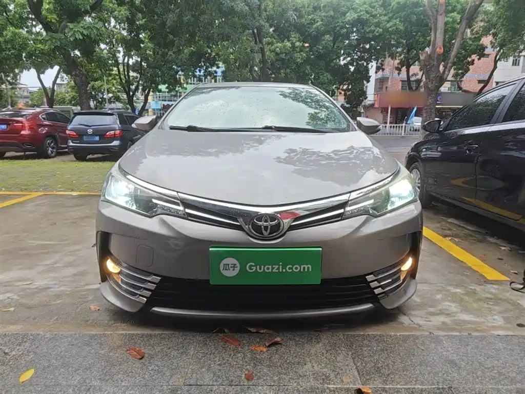 Toyota Corolla 2017 Facelift 1.2T S-CVT GL фото 3