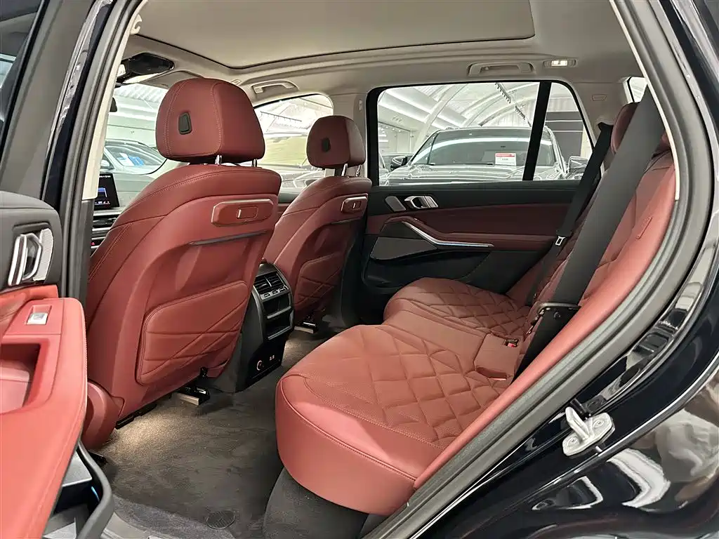BMW X5 2023 xDrive 30Li Premium M Sport Black Night Package фото 11
