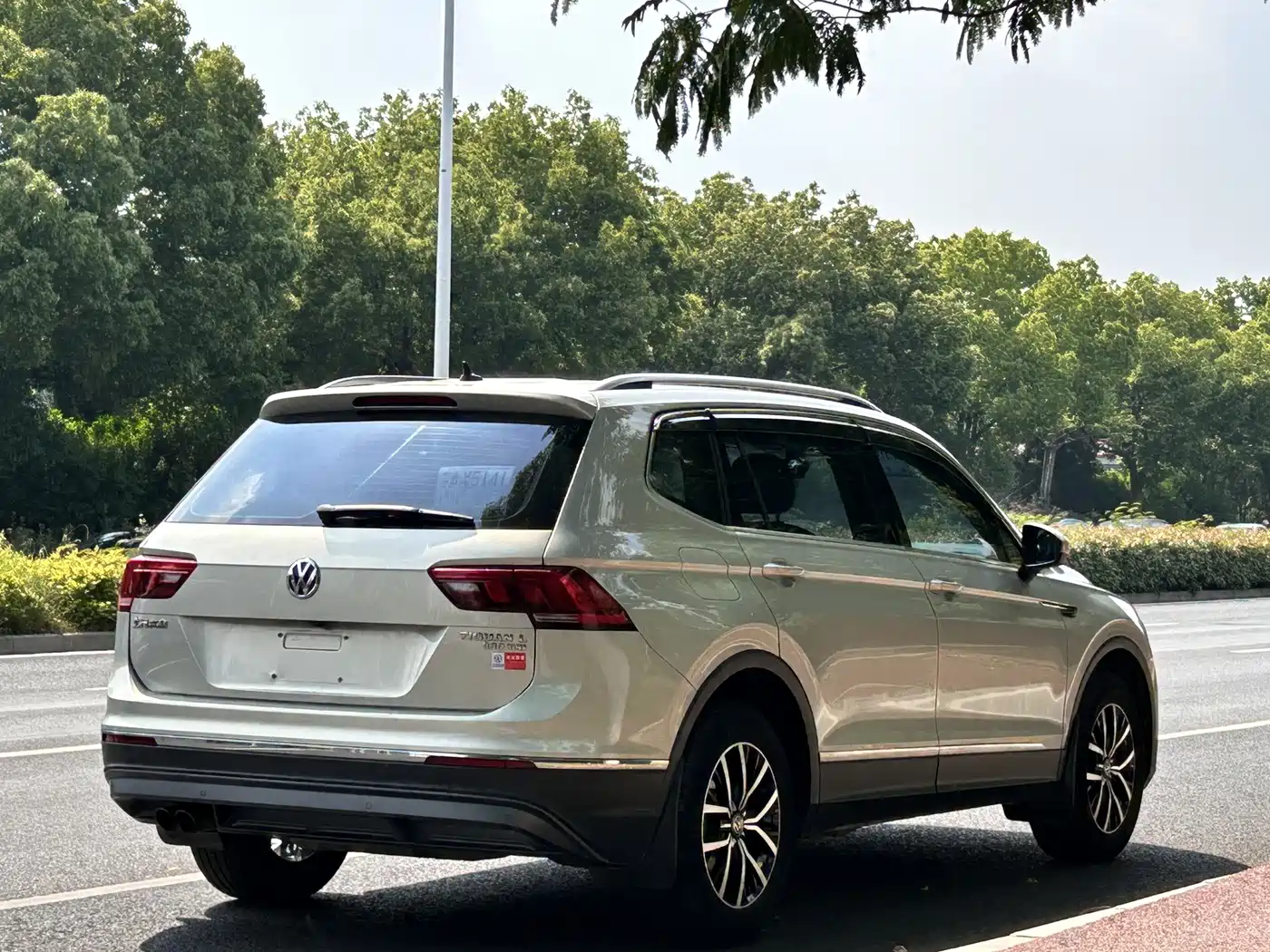 Volkswagen Tiguan L 2017 330TSI Automatic 2WD Luxury Edition фото 16