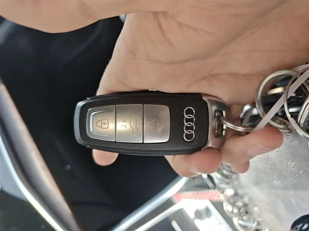 AUDI Q7