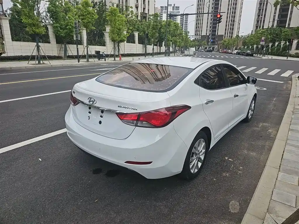 Hyundai Langdong 2016 1.6L Automatic Premium Edition фото 7