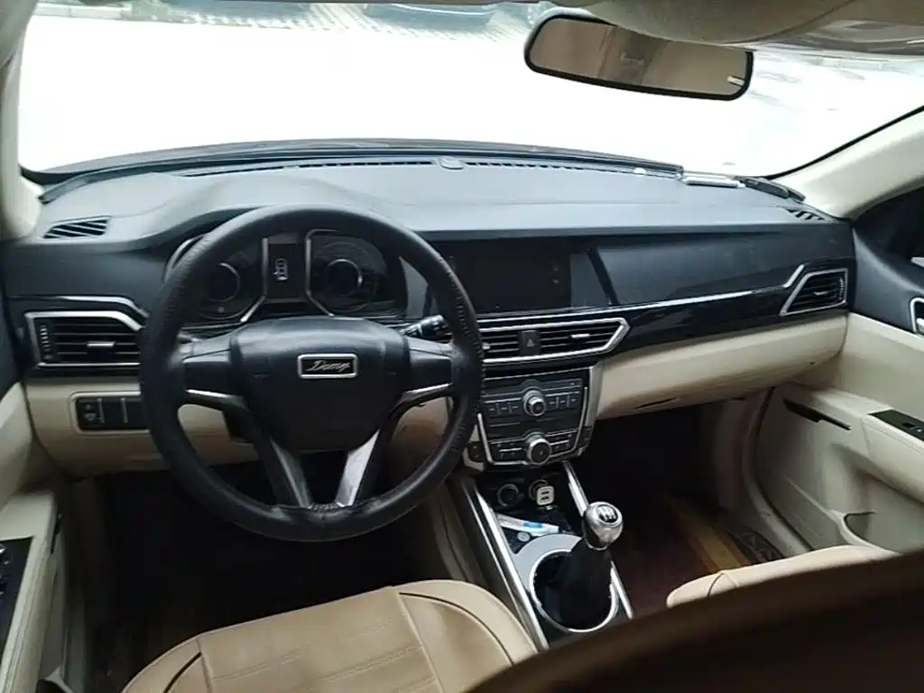 Фото 23 - Zotye Damai X5