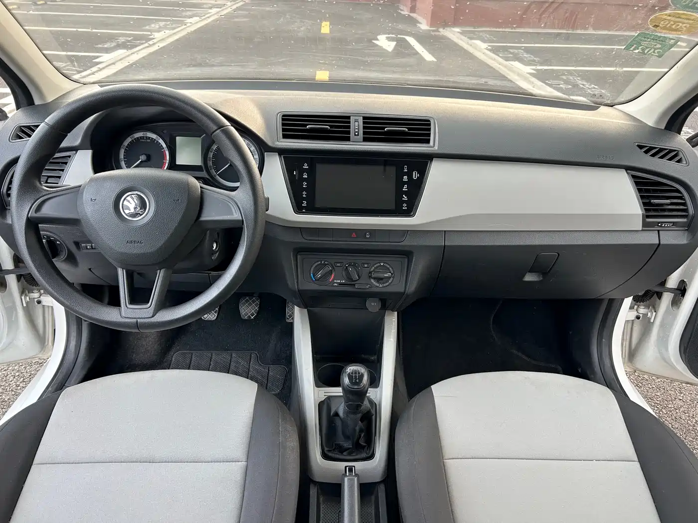 Škoda Fabia 2017 1.4L Manual Forward Edition фото 7
