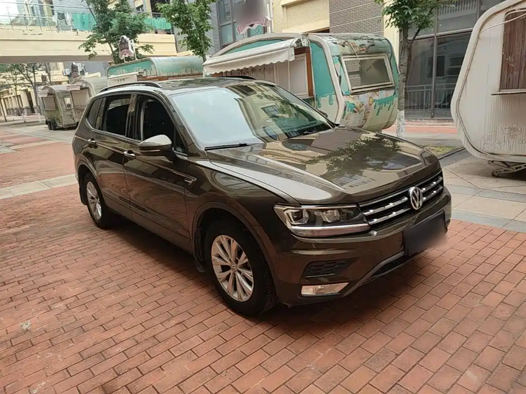 Volkswagen Tiguan L 2017 330TSI Automatic 2WD Trend Edition фото 4