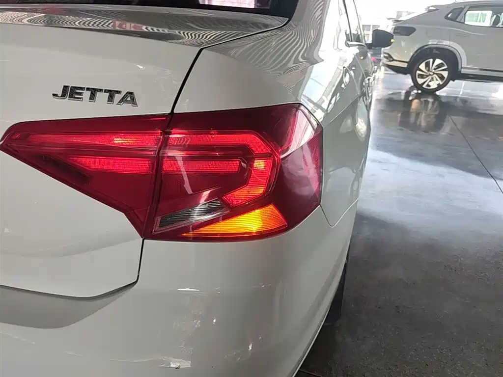 Volkswagen Jetta 2017 1.4L Manual Comfort фото 8