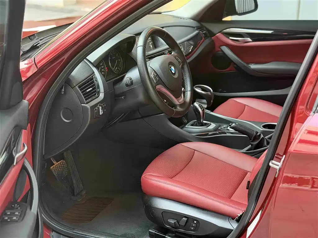 BMW X1 2015 Model sDrive18i Fashion Advanced Edition фото 6