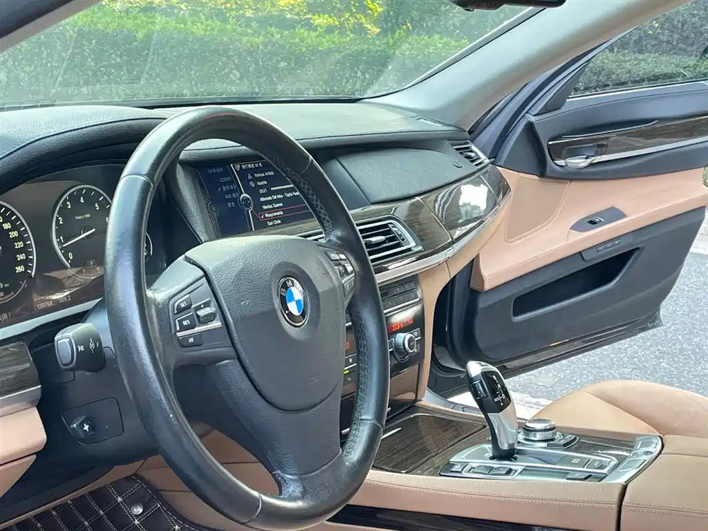 BMW 7 Series 2011 730Li Elegance фото 6