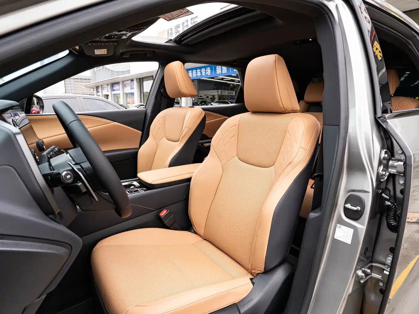Lexus RX 2025 300 4WD Premium Edition фото 11
