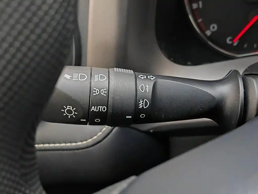 Photo 21 - Toyota RAV4 Rongfang