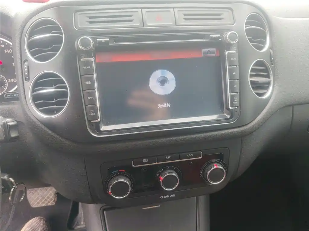 Volkswagen Tiguan 2016 Model 300TSI Automatic 2WD Trend Edition фото 6