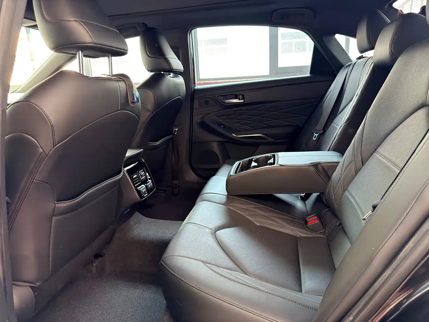 Toyota Avalon 2019 2.5L Touring Premium (China V) фото 4