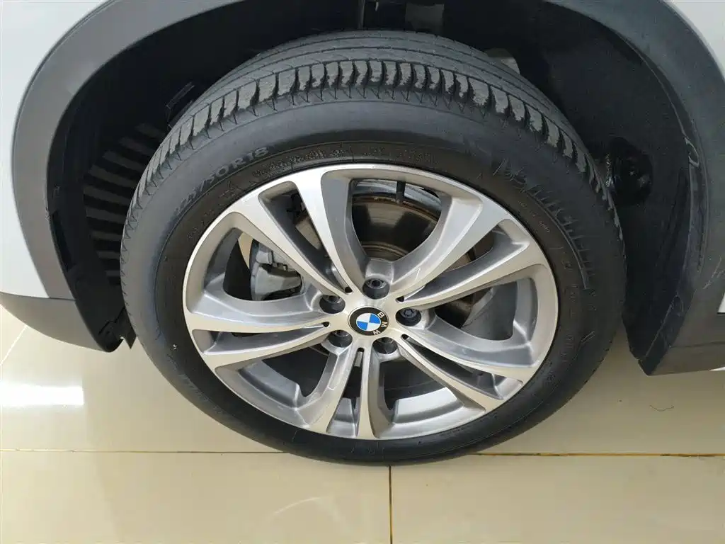 BMW X1 2018 sDrive18Li Premium Model фото 25