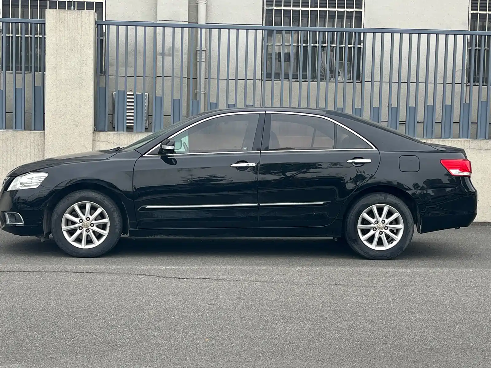 Фото 4 - Toyota Camry