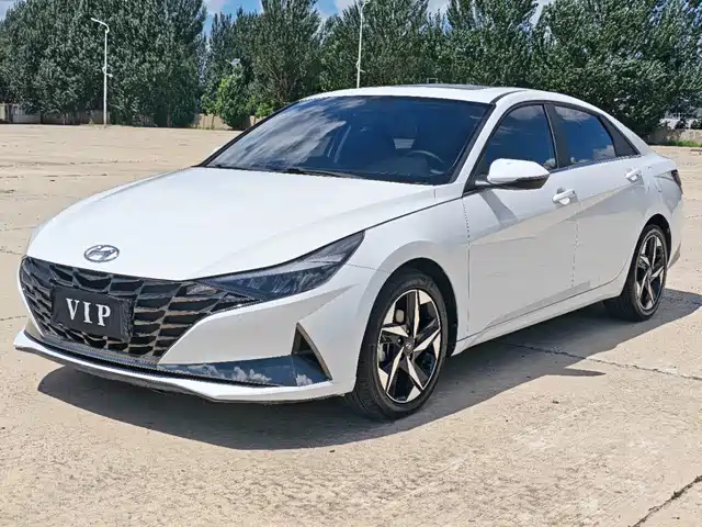 Hyundai Elantra 2022