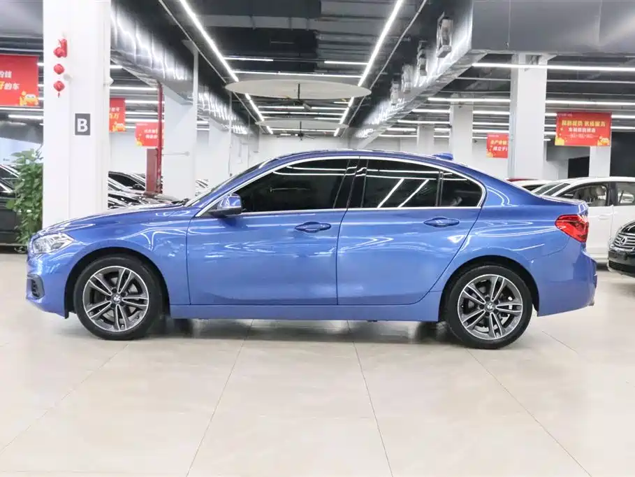 BMW 1 Series 2019 118i Fashion Edition фото 3