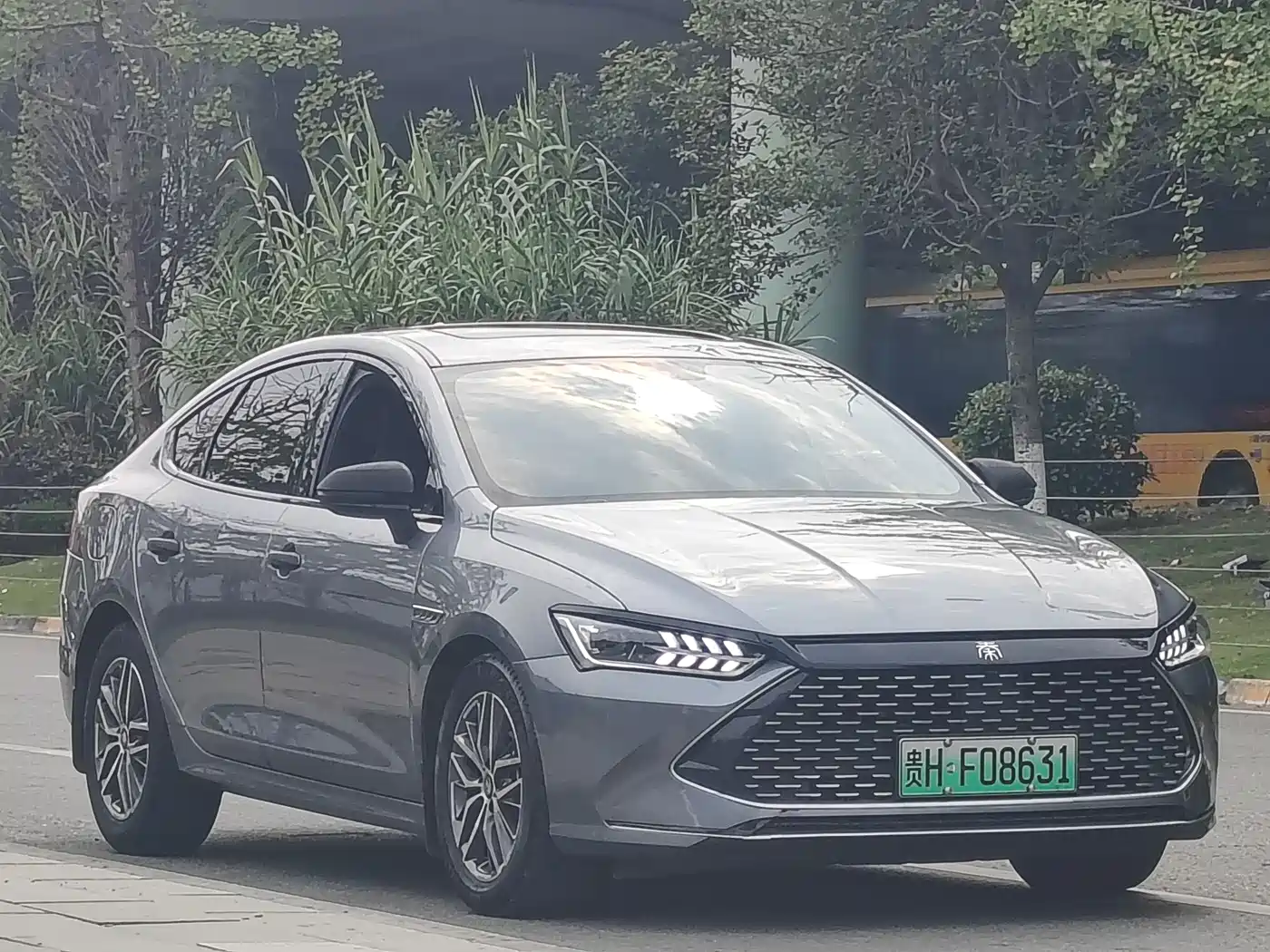 BYD Qin PLUS 2021 DM-i 55KM Flagship фото 3