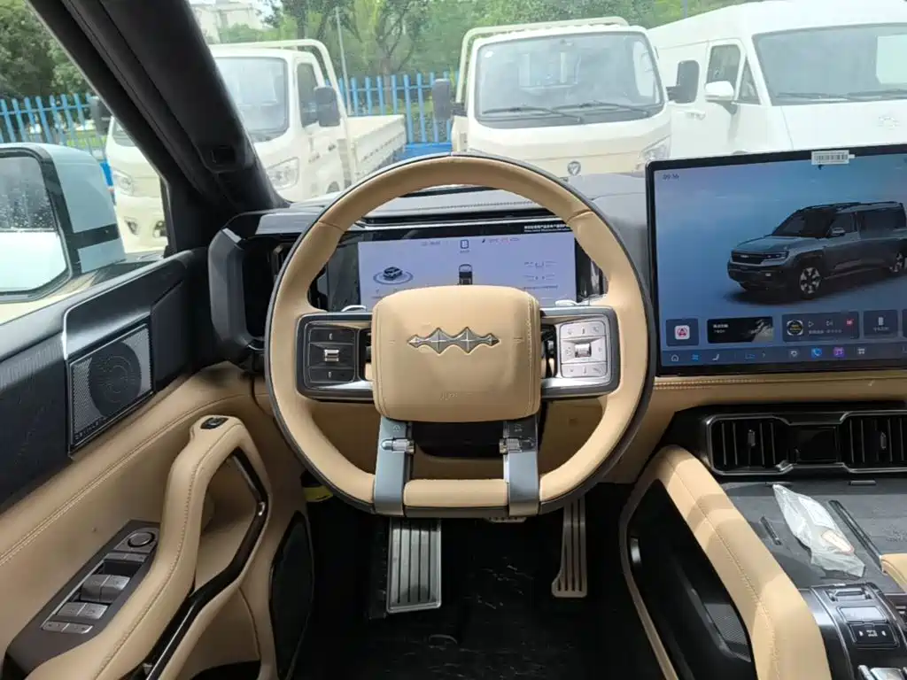 Fang Cheng Bao Leopard 8 2026 2025 Zhiyong Flagship 7-Seater