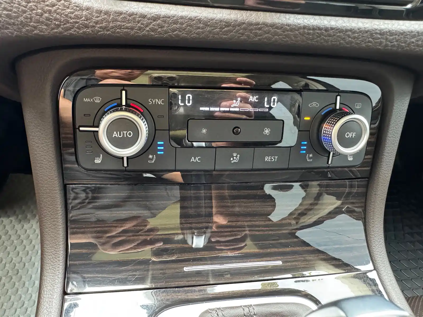 Фото 25 - Volkswagen Touareg