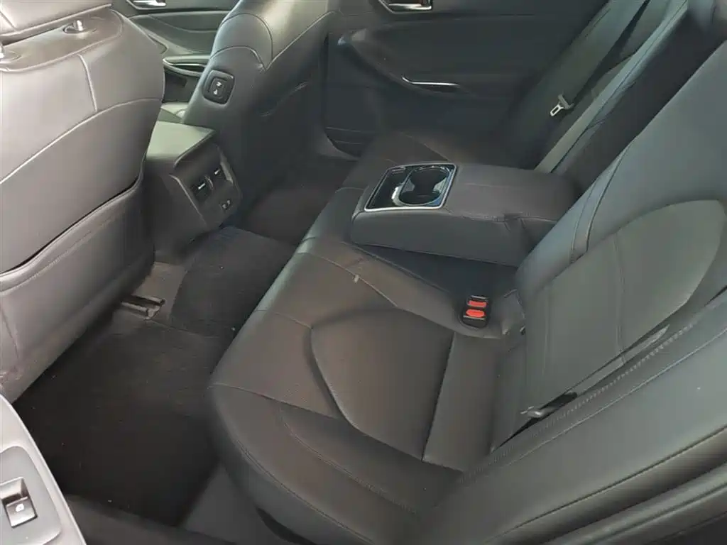 Toyota Avalon 2019 Hybrid 2.5L Luxury Edition China VI фото 17