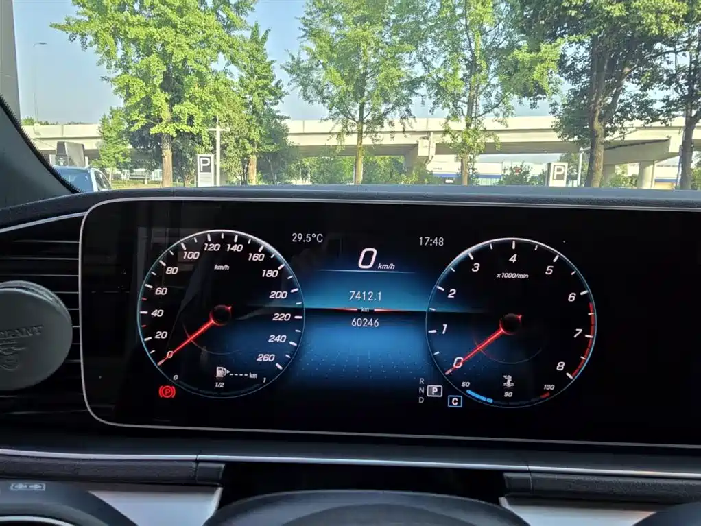 Mercedes-Benz GLE Coupe 2020 GLE 350 4MATIC Coupe SUV Luxury фото 22