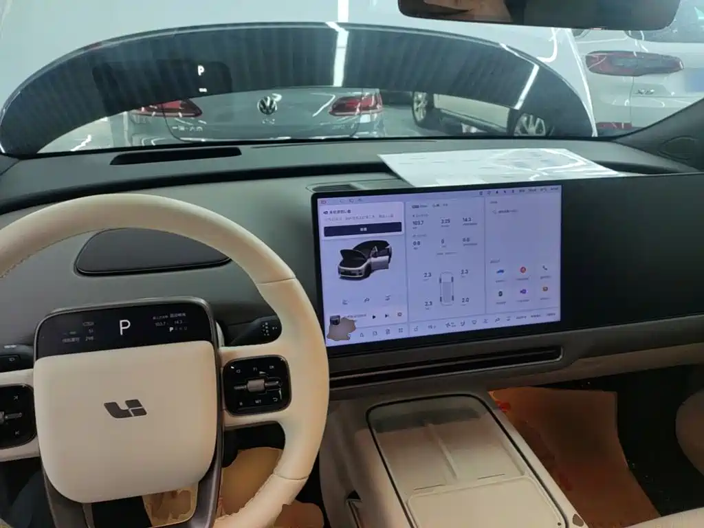 Li Auto i6 2026 2025 2WD Base Model