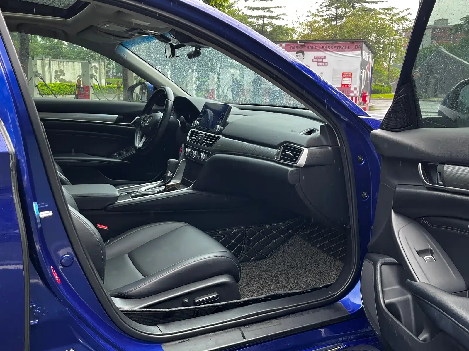 Фото 16 - Honda Accord
