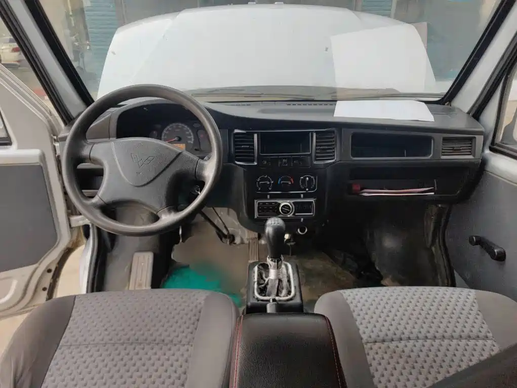 Wuling Motors Wuling Zhiguang 2017 2015 1.2L Utility LSI
