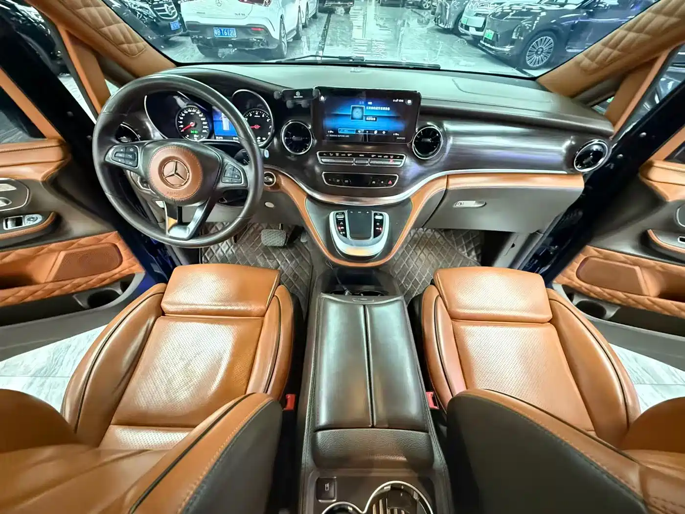 Фото 5 - Mercedes-Benz V-Class