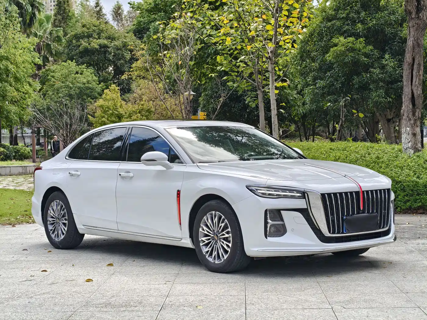 Hongqi H5 2024 1.5T DCT Smart Connect Flag Rhythm Edition фото 3