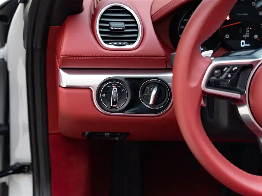 PORSCHE 718