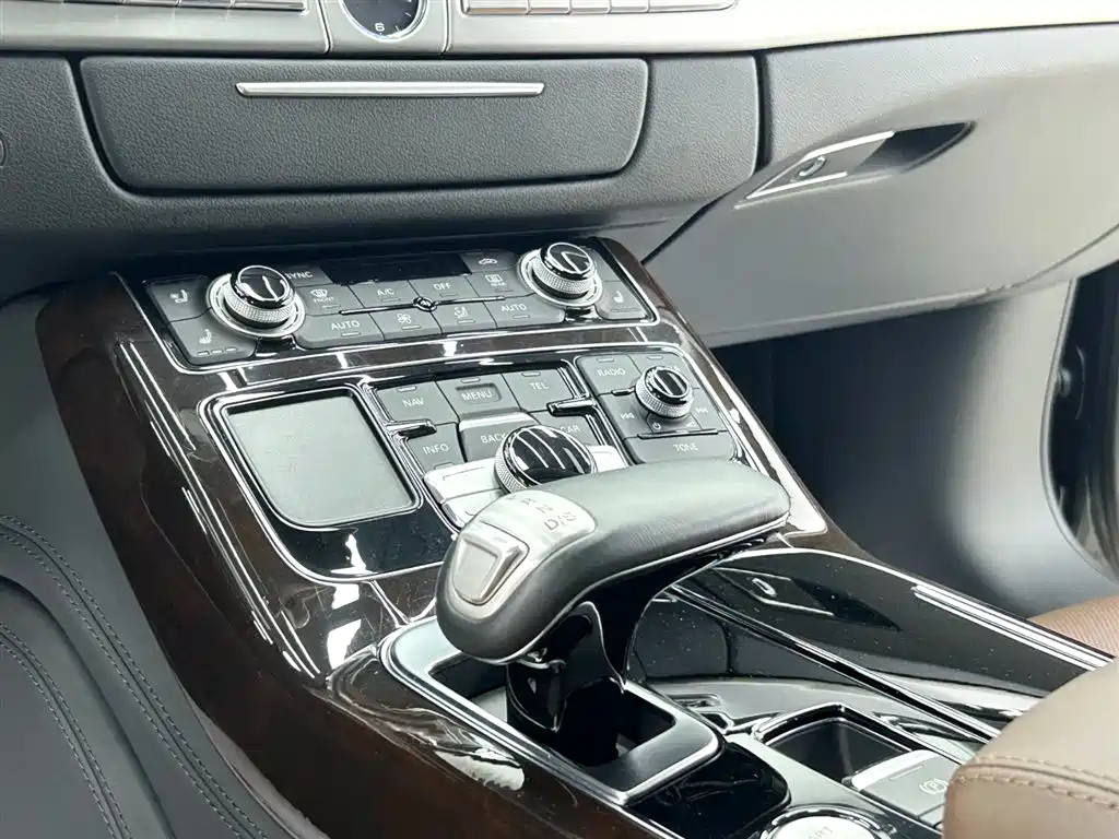 Audi A8 2014 A8L 45 TFSI quattro Luxury фото 11