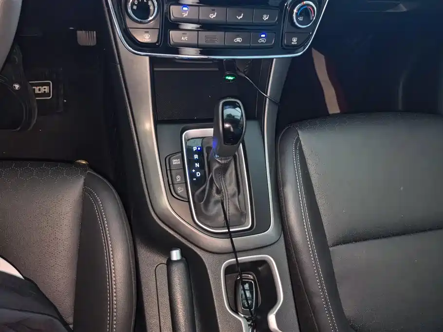 Hyundai Beijing Hyundai ix35 2019 2.0L Automatic 2WD Zhiyong·Enjoy China V фото 16