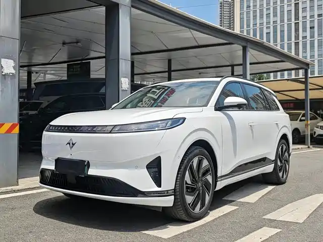 Dongfeng Yipai eπ008 2025 210Ultra Range Extender 5-Seater