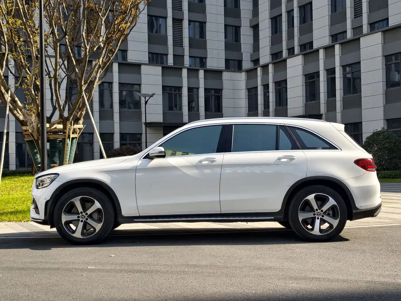 MERCEDES-BENZ GLC