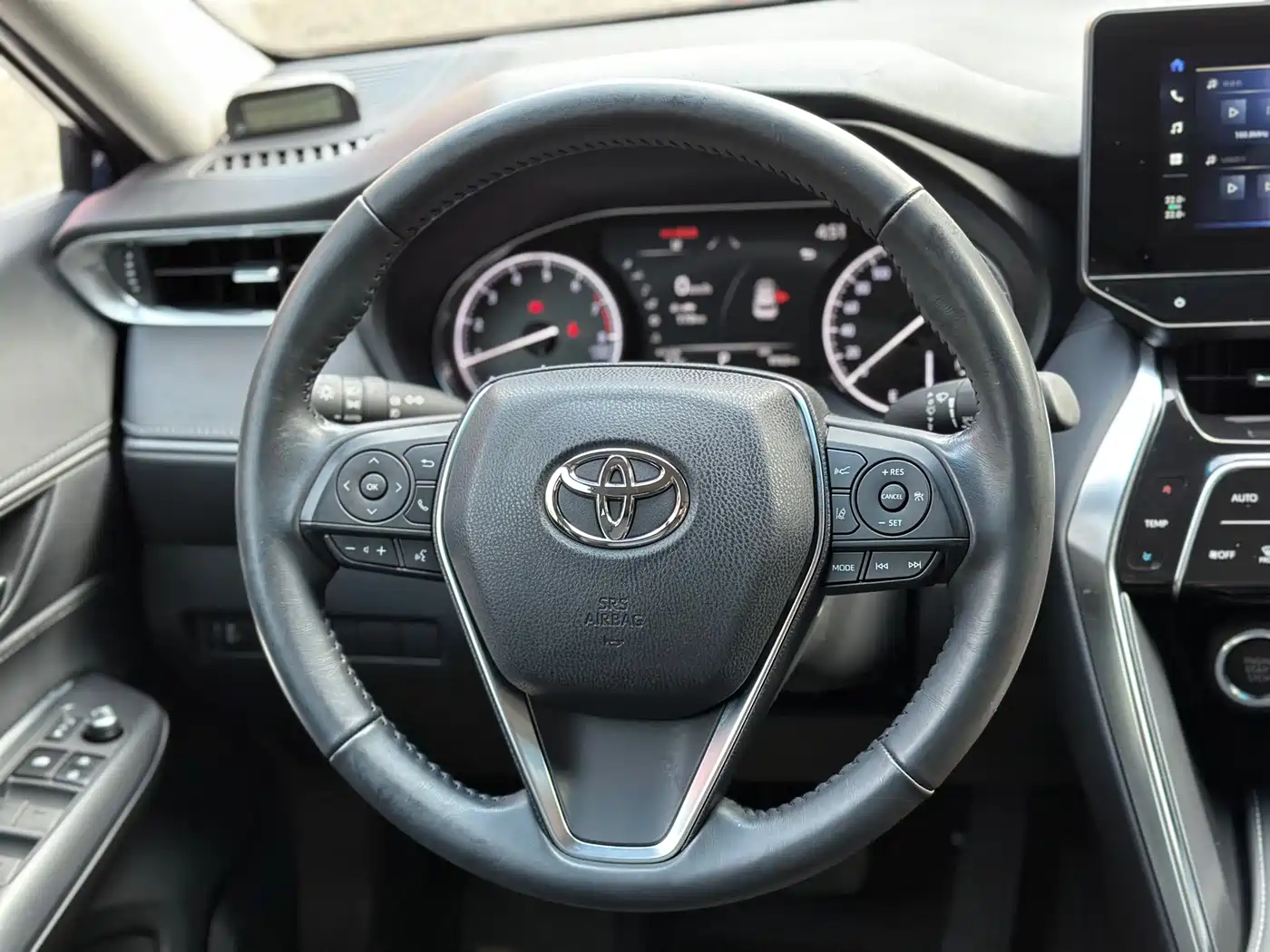 Toyota Lingfang HARRIER 2023 2.0L CVT 2WD Progressive Edition фото 17