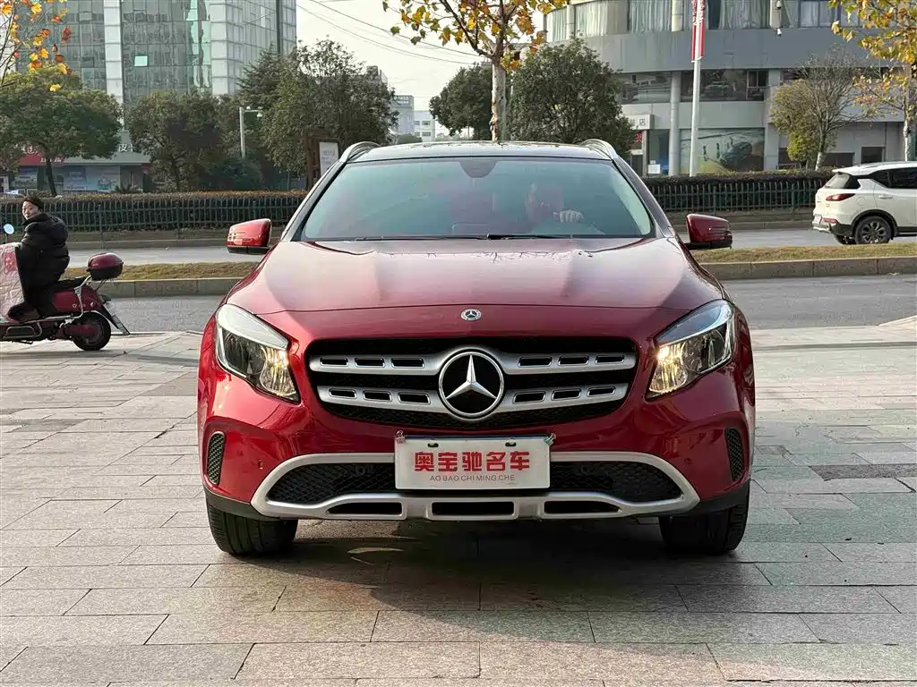 Mercedes-Benz GLA 2017 GLA 200 Dynamic фото 2