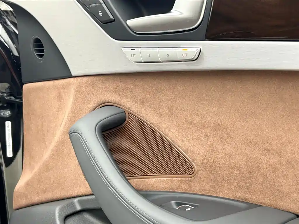 Audi A8 2014 A8L 45 TFSI quattro Luxury фото 17