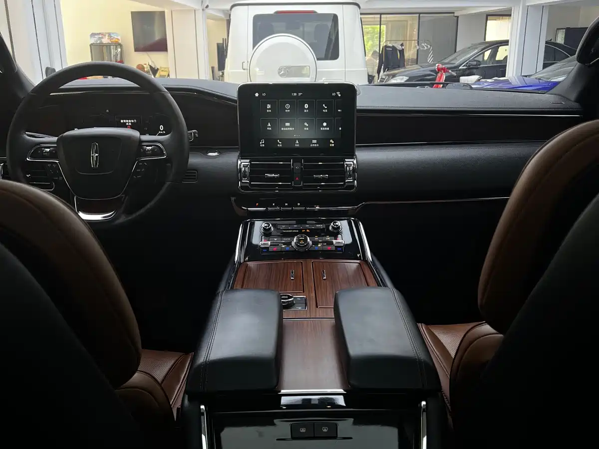 Lincoln Navigator 2019 3.5T Ultimate China VI фото 26