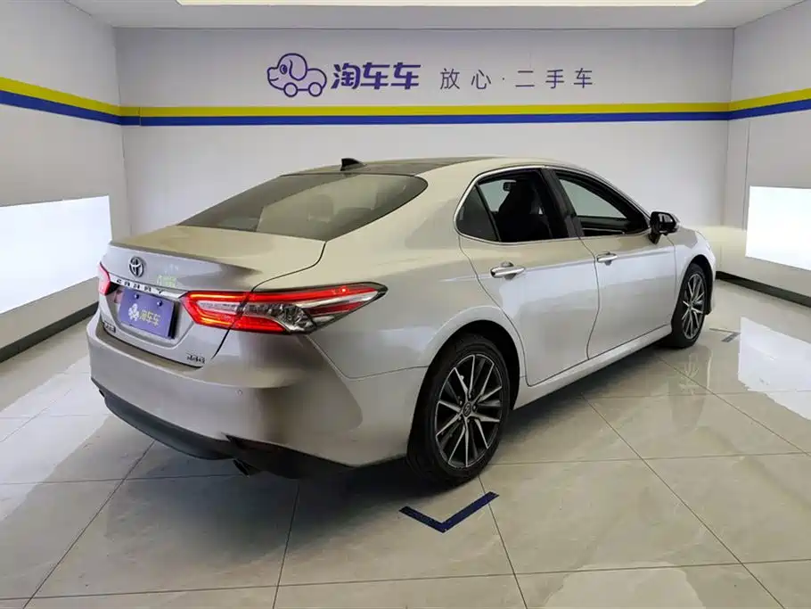 Toyota Camry 2021 2.5G Luxury Edition фото 3